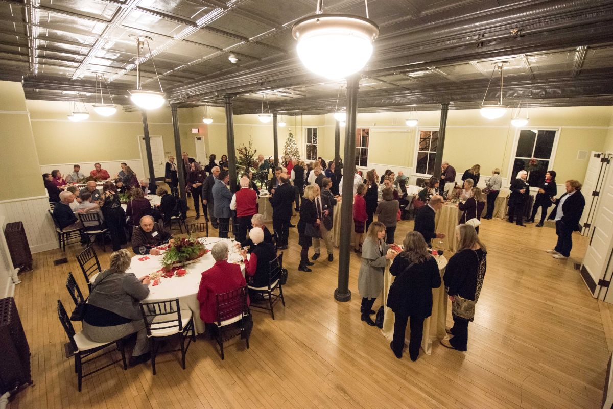 ze-cfsww_holiday_2019_med-res_099